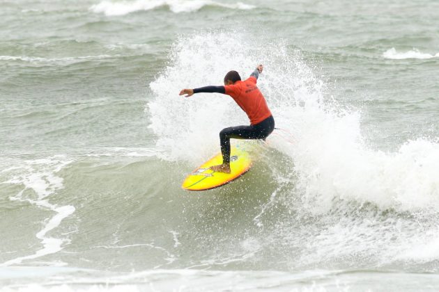 Ihgor Santana, Rip Curl Guarujá Open 2017, praia das Astúrias. Foto: Silvia Winik.