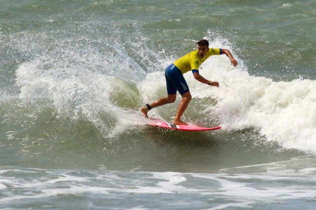 Junior Siqueira, Rip Curl Guarujá Open 2017, praia das Astúrias. Foto: Silvia Winik.