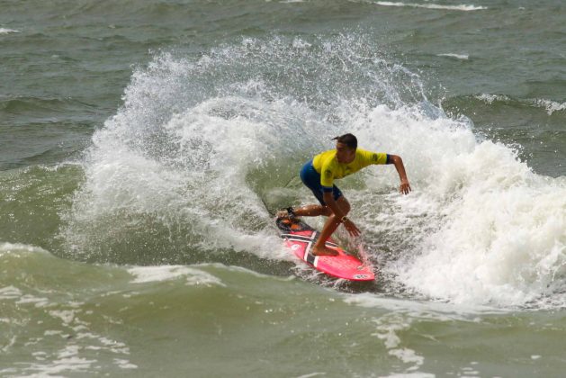 Junior Siqueira, Rip Curl Guarujá Open 2017, praia das Astúrias. Foto: Silvia Winik.