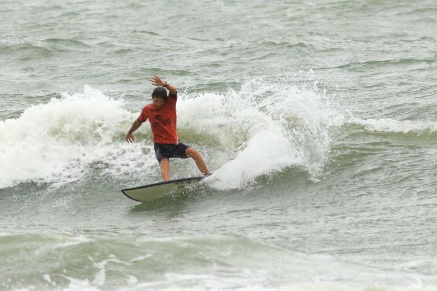 Juquinha Junior, Rip Curl Guarujá Open 2017, praia das Astúrias. Foto: Silvia Winik.