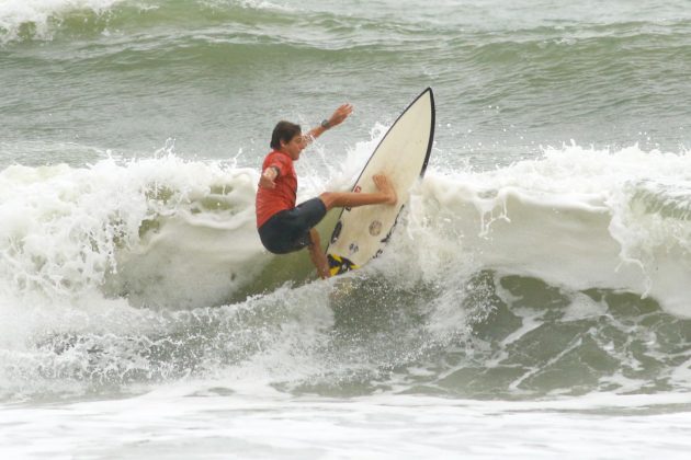 Juquinha Junior, Rip Curl Guarujá Open 2017, praia das Astúrias. Foto: Silvia Winik.