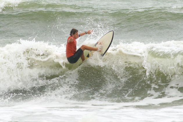 Juquinha Junior, Rip Curl Guarujá Open 2017, praia das Astúrias. Foto: Silvia Winik.