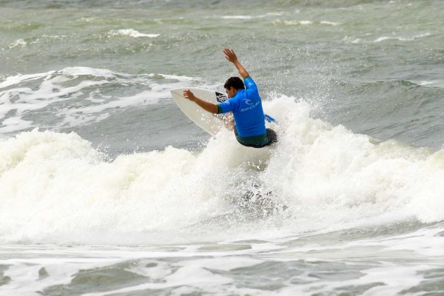 Kaipo Gonçalves, Rip Curl Guarujá Open 2017, praia das Astúrias. Foto: Silvia Winik.