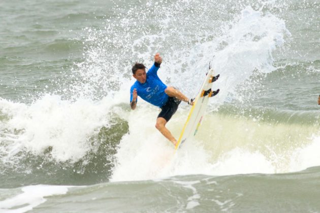 Kim Matheus, Rip Curl Guarujá Open 2017, praia das Astúrias. Foto: Silvia Winik.