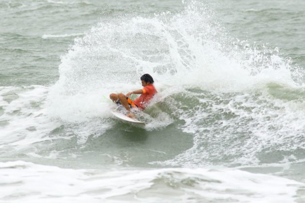 Luan Hanada, Rip Curl Guarujá Open 2017, praia das Astúrias. Foto: Silvia Winik.