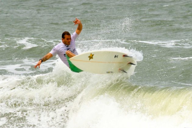 Nathan Brandi, Rip Curl Guarujá Open 2017, praia das Astúrias. Foto: Silvia Winik.