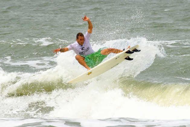 Nathan Brandi, Rip Curl Guarujá Open 2017, praia das Astúrias. Foto: Silvia Winik.