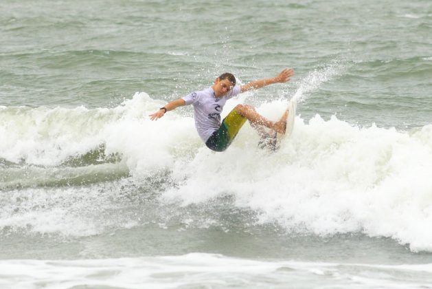 Pedro Pupo, Rip Curl Guarujá Open 2017, praia das Astúrias. Foto: Silvia Winik.