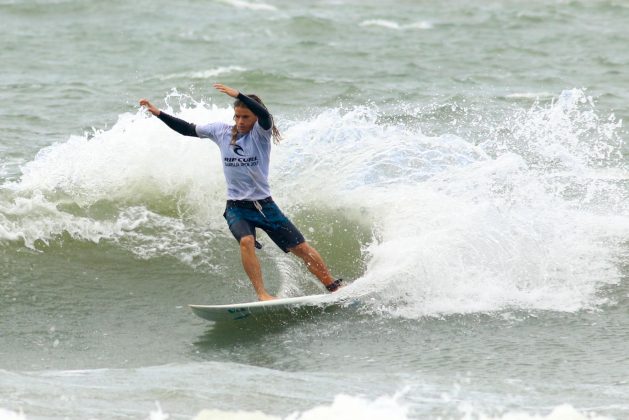 Samuel Alves, Rip Curl Guarujá Open 2017, praia das Astúrias. Foto: Silvia Winik.