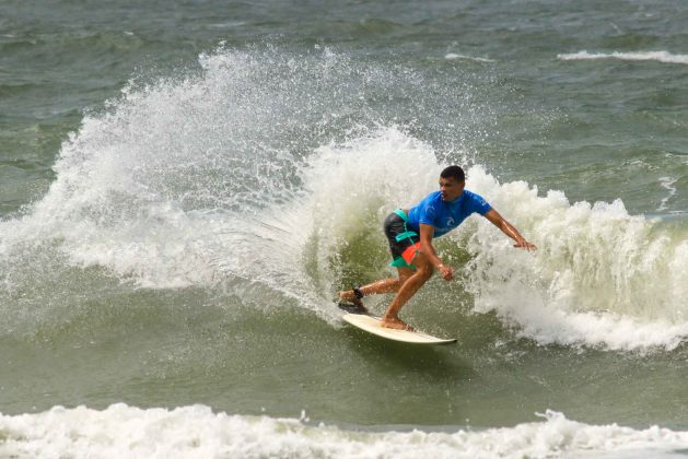 Welton Santos, Rip Curl Guarujá Open 2017, praia das Astúrias. Foto: Silvia Winik.