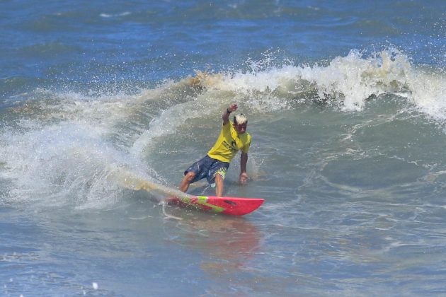 Alax Soares, Rip Curl Guarujá Open 2017, praia das Astúrias. Foto: Silvia Winik.