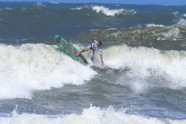 Diego Dias, Rip Curl Guarujá Open 2017, praia das Astúrias. Foto: Silvia Winik.