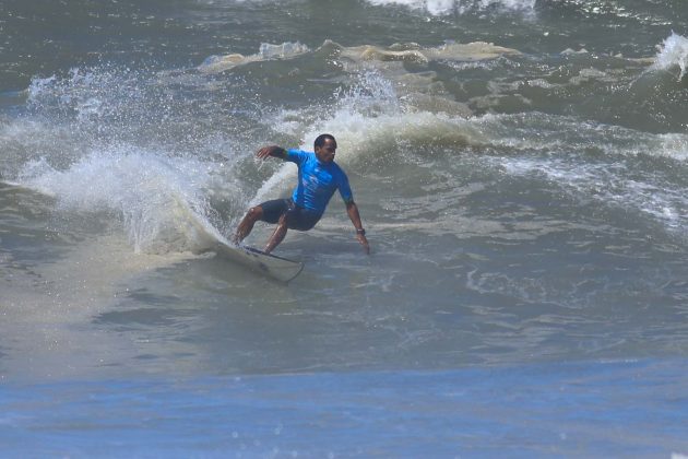 Gilmar Silva, Rip Curl Guarujá Open 2017, praia das Astúrias. Foto: Silvia Winik.