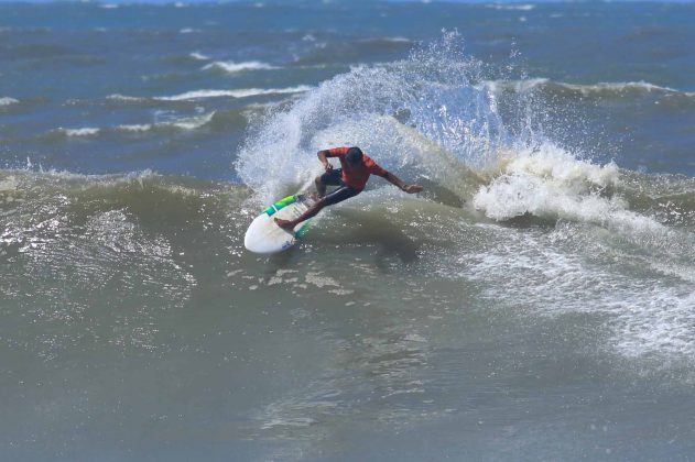 Gustavo Ribeiro, Rip Curl Guarujá Open 2017, praia das Astúrias. Foto: Silvia Winik.