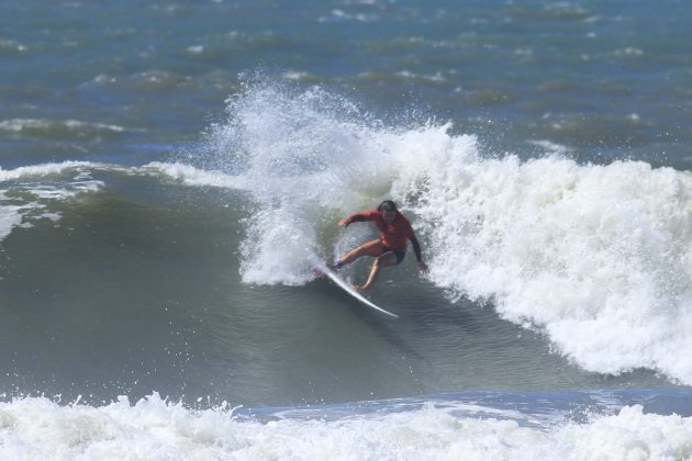 Juliana Meneghel, Rip Curl Guarujá Open 2017, praia das Astúrias. Foto: Silvia Winik.