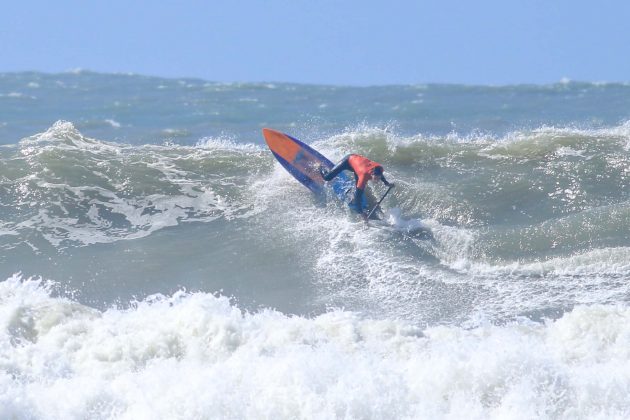 Leonardo Gimenes, Rip Curl Guarujá Open 2017, praia das Astúrias. Foto: Silvia Winik.