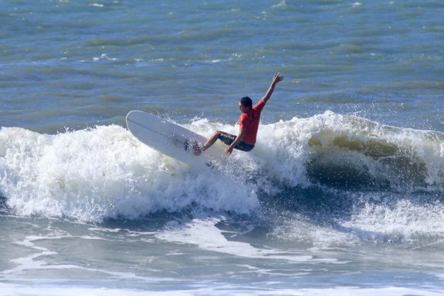 Marcelinho do Tombo, Rip Curl Guarujá Open 2017, praia das Astúrias. Foto: Silvia Winik.