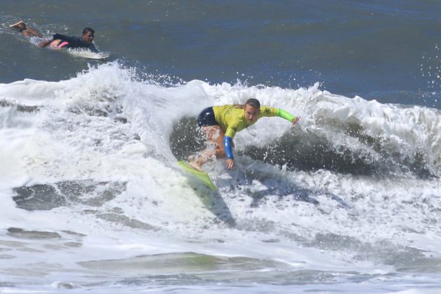 Renata Panzebo, Rip Curl Guarujá Open 2017, praia das Astúrias. Foto: Silvia Winik.