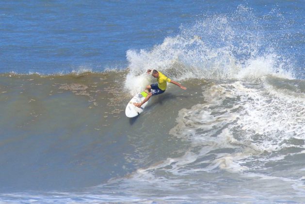 Alax Soares, Rip Curl Guarujá Open 2017, praia das Astúrias (SP). Foto: Silvia Winik.