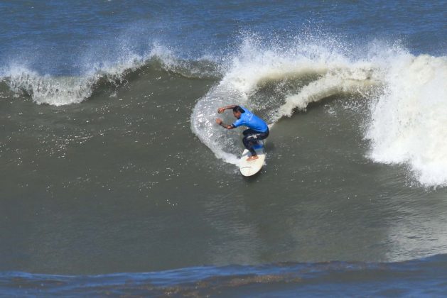 Binho Hanada, Rip Curl Guarujá Open 2017, praia das Astúrias (SP). Foto: Silvia Winik.