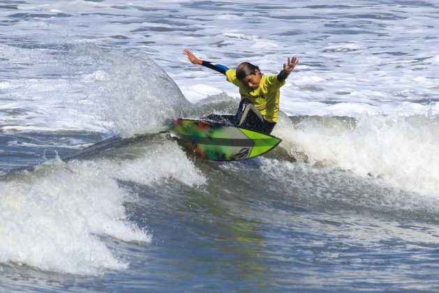 Daniel Duarte, Rip Curl Guarujá Open 2017, praia das Astúrias (SP). Foto: Silvia Winik.