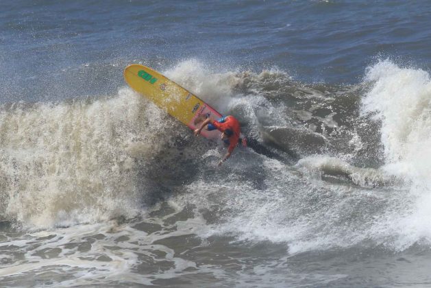 Leco Salazar, Rip Curl Guarujá Open 2017, praia das Astúrias (SP). Foto: Silvia Winik.