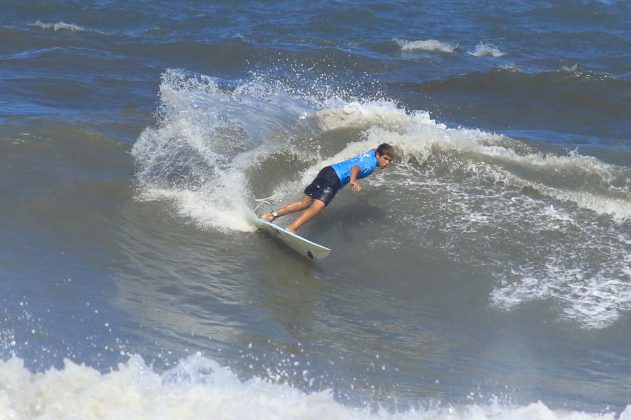 Renan Nascimento, Rip Curl Guarujá Open 2017, praia das Astúrias (SP). Foto: Silvia Winik.