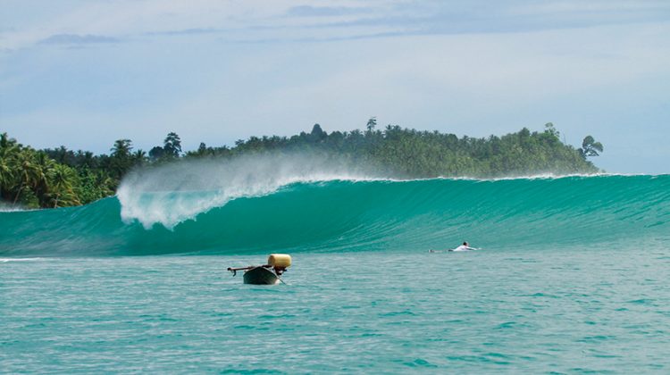 Mentawai, Indonésia. Foto: Jordan Heuer.