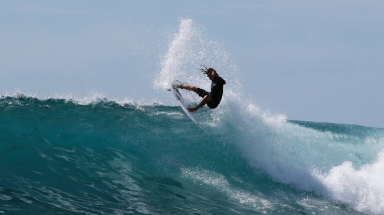 Mentawai, Indonésia. Foto: Jordan Heuer.