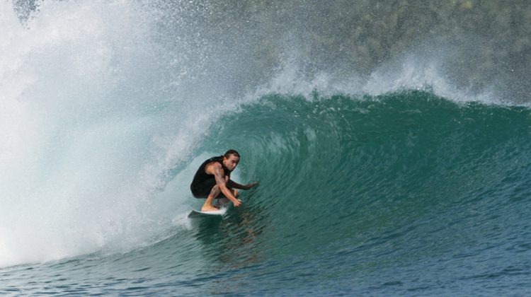 Mentawai, Indonésia. Foto: Jordan Heuer.