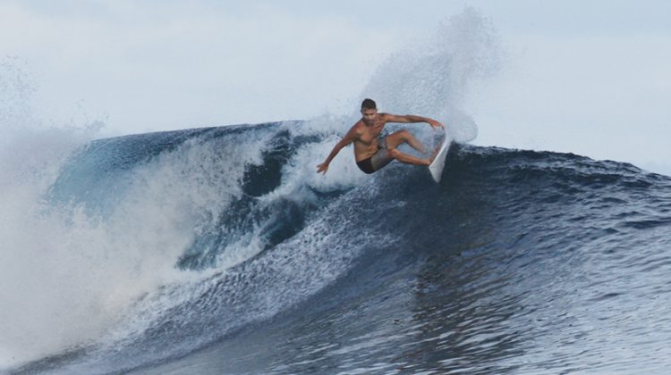 Mentawai, Indonésia. Foto: Jordan Heuer.