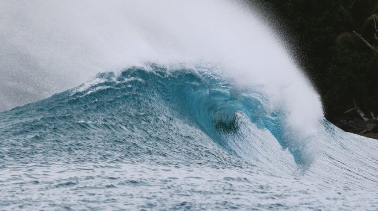 Mentawai, Indonésia. Foto: Jordan Heuer.