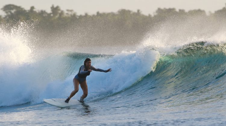 Mentawai, Indonésia. Foto: Jordan Heuer.