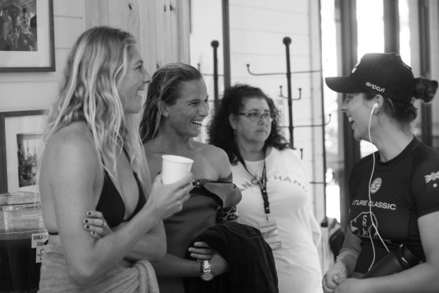 Stephanie Gilmore, Courtney Conlogue e Tyler Wright, Future Classic 2017, Surf Ranch, Califórnia (EUA). Foto: WSL / Steve Sherman.