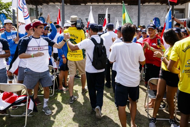 Cerimônia de abertura do Vissla ISA World Junior 2017, Okuragahama Beach, Hyuga, Japão. Foto: ISA / Reed.