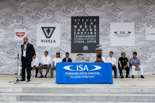 Cerimônia de abertura do Vissla ISA World Junior 2017, Okuragahama Beach, Hyuga, Japão. Foto: ISA / Reed.