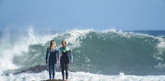 Meninas encaram as bombas