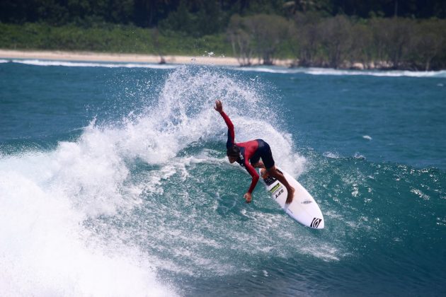 Luan Hanada, Mentawai, Indonésia. Foto: Glauber Hanada.