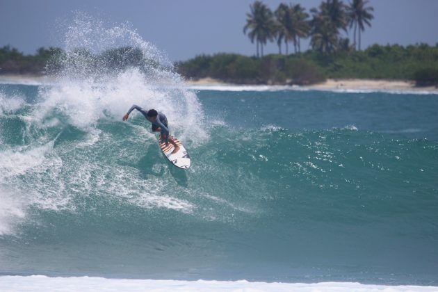 Renan Hanada, Mentawai, Indonésia. Foto: Glauber Hanada.