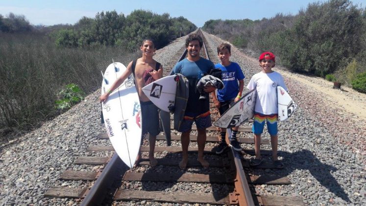 Ian Gouveia, Ryan Coelho e Caio Costa, Trestles, Califórnia (EUA). Foto: Alessandro Coelho.