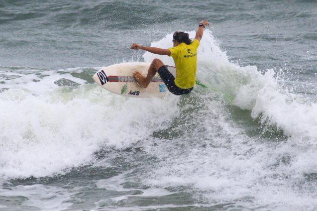 Luan Hanada, Rip Curl Guarujá Open 2017, Praia do Tombo. Foto: Silvia Winik.