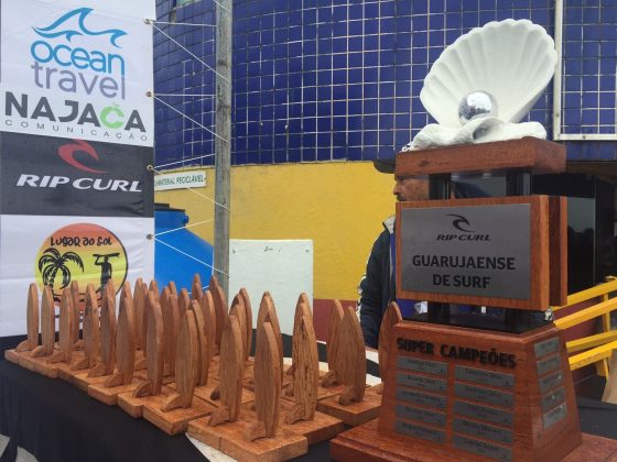 Troféus, Rip Curl Guarujá Open 2017, Praia do Tombo. Foto: Silvia Winik.