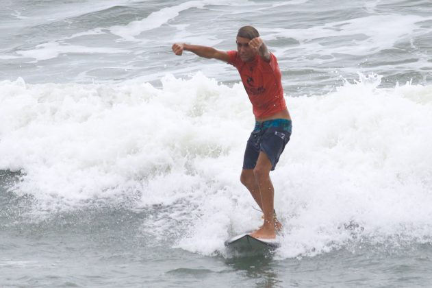 Giovani Pontes, Rip Curl Guarujá Open 2017, Praia do Tombo. Foto: Silvia Winik.