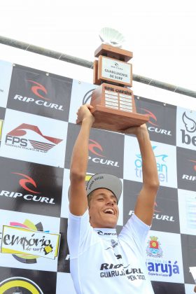 Premiação, Rip Curl Guarujá Open 2017, Praia do Tombo. Foto: Silvia Winik.