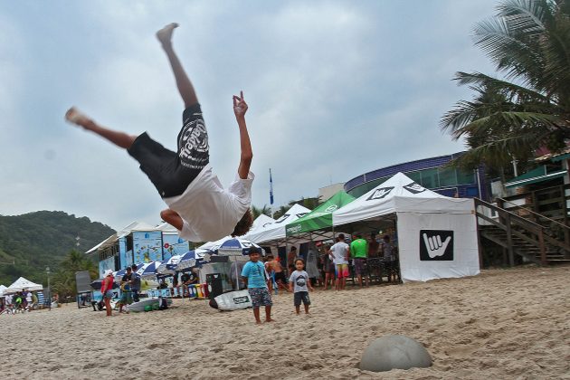 Hang Loose Surf Attack 2017, Praia do Tombo, Guarujá (SP). Foto: Munir El Hage.