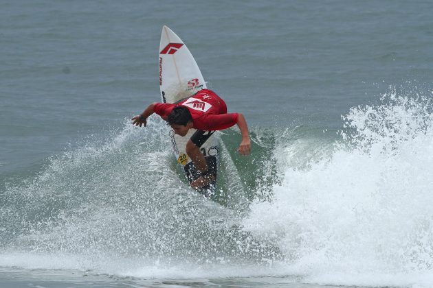 Diego Aguiar, Hang Loose Surf Attack 2017, Praia do Tombo, Guarujá (SP). Foto: Munir El Hage.