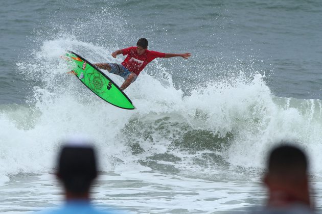 Gabriel Dias, Hang Loose Surf Attack 2017, Praia do Tombo, Guarujá (SP). Foto: Munir El Hage.