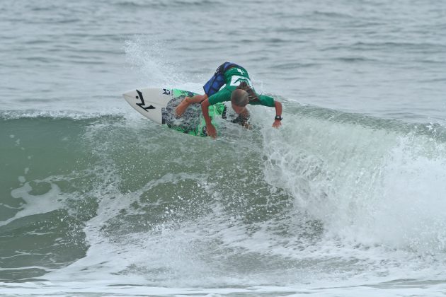 Murilo Coura, Hang Loose Surf Attack 2017, Praia do Tombo, Guarujá (SP). Foto: Munir El Hage.