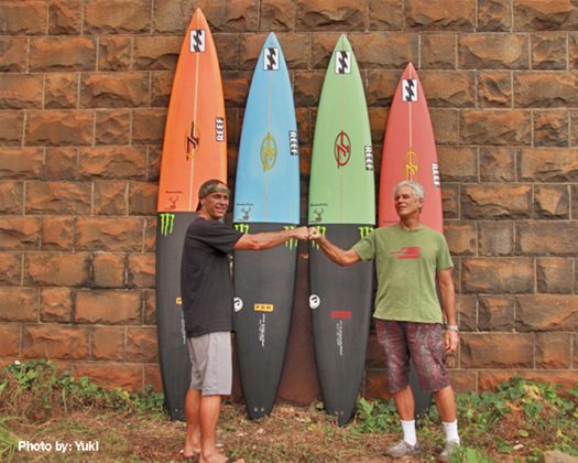 Shane Dorian e John Carper, pranchas John Carper. Foto: Divulgação.