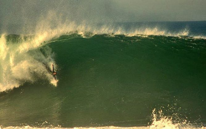 Kalani Lattanzi, Nazaré, Portugal. Foto: Tiago Balsini.